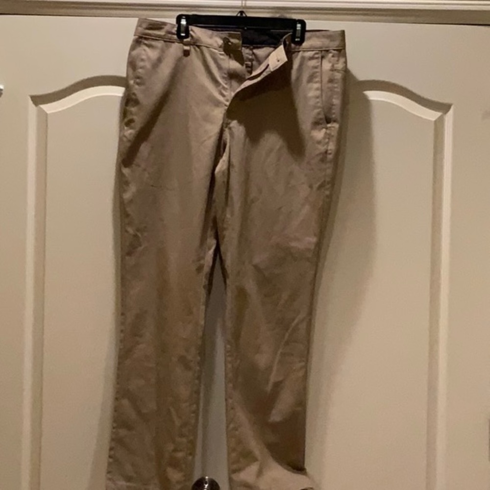 Men’s flat front khaki pants
